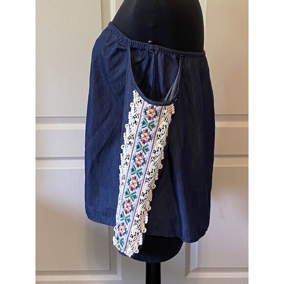 VaVa by Joy Han Blue Chambray Off Shoulder Embroidered Sleeve Blouse Medium - Picture 3 of 10